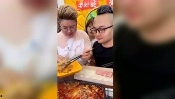 娱乐吃瓜酱旅行